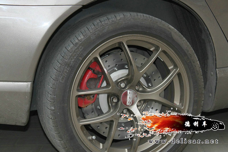 大連德利汽車改裝S80L改裝UPSOAR前后剎車套裝作業(yè)圖