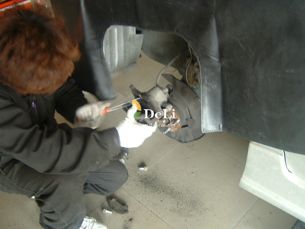 大連德利汽車改裝樂風（頂吧，剎車盤，輪轂）