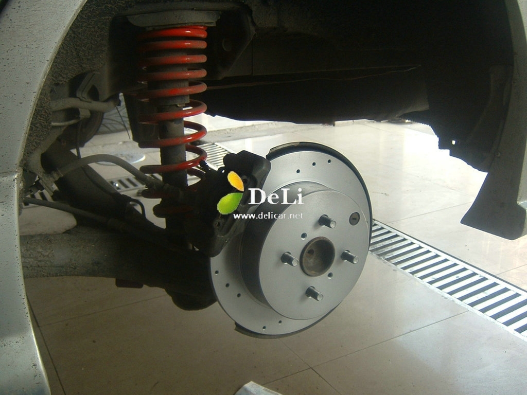 大連德利汽車改裝樂風（頂吧，剎車盤，輪轂）