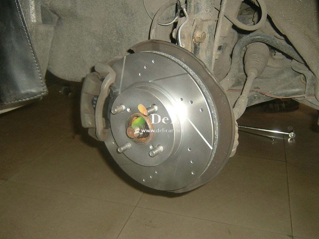 大連德利汽車改裝樂風（頂吧，剎車盤，輪轂）