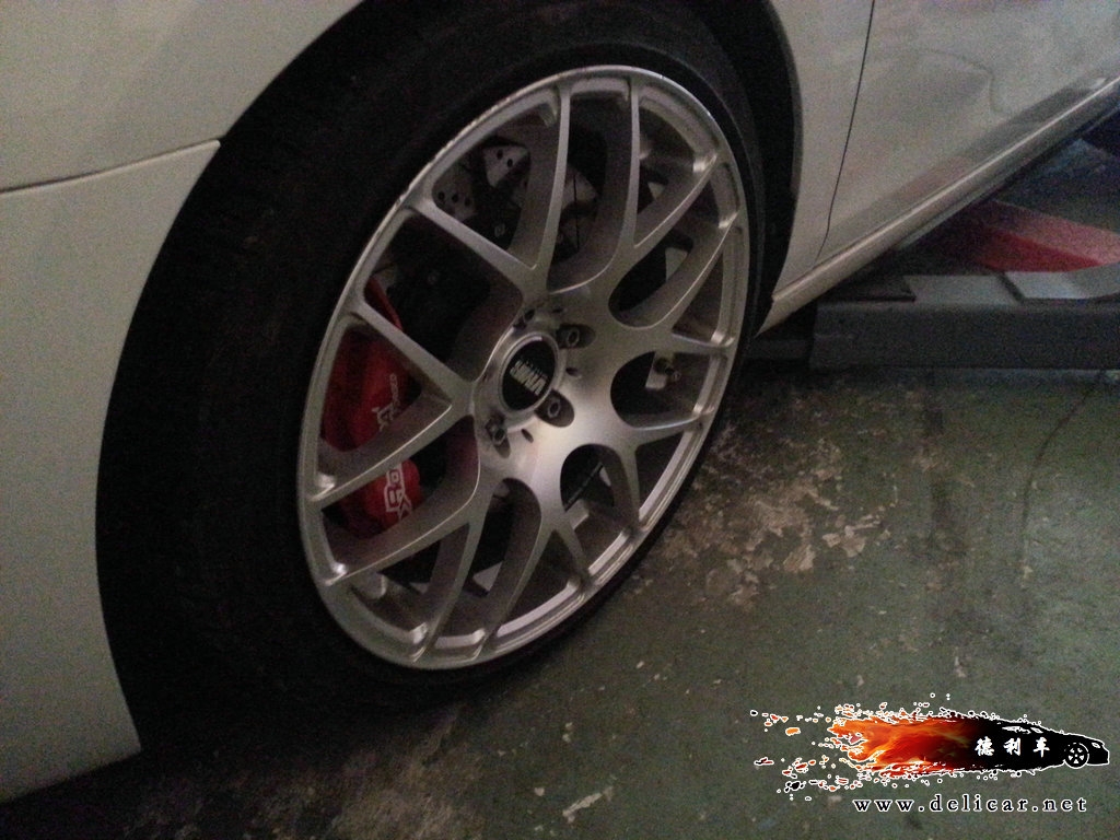 大連德利汽車(chē)改裝高爾夫6 GTI 保養(yǎng)MOTUL 8100機(jī)油