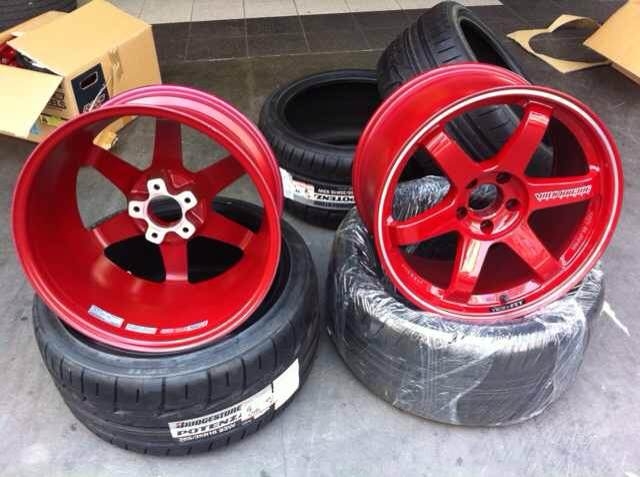 TE37 RT ,18 紅色，全新