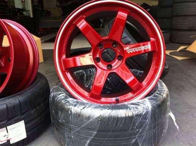 TE37 RT ,18 紅色，全新