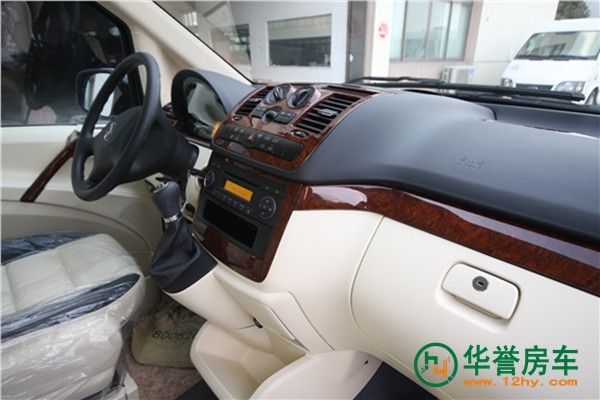威霆內(nèi)飾改裝房車(chē) 兩款案例欣賞