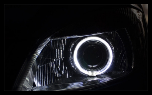 斯柯达晶锐大灯改装Q5双光透镜 加装雪莱特氙气灯 金世莱安定器