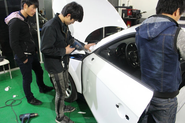 【車鎮(zhèn)改裝】奧迪TT全車身車貼改色