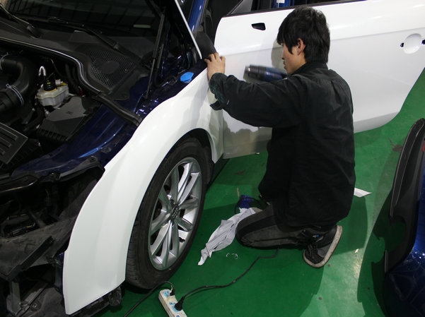 【車鎮(zhèn)改裝】奧迪TT全車身車貼改色