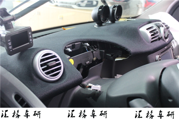 奔馳斯瑪特smart改裝儀表/排氣/16寸輪轂-長(zhǎng)沙匯格車研奔馳專業(yè)改裝
