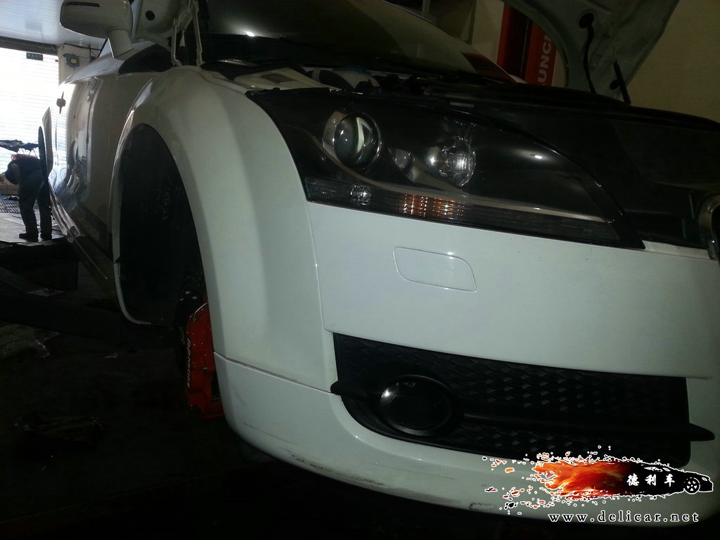 大連德利汽車改裝奧迪TT 改裝AP剎車 D2避震 RES前段排氣 點(diǎn)火增強(qiáng)等