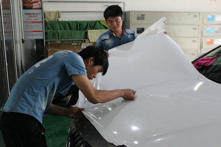 【車鎮(zhèn)改裝】別克君威全車身貼膜改色