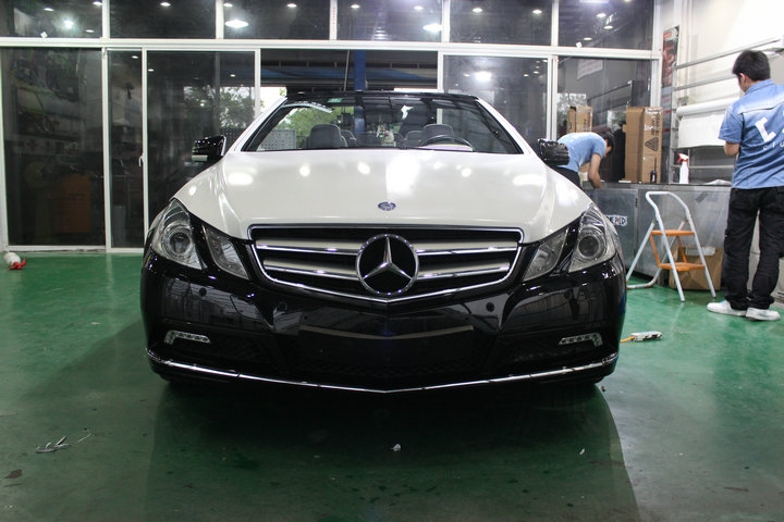 【車鎮(zhèn)改裝】奔馳E260車身貼膜