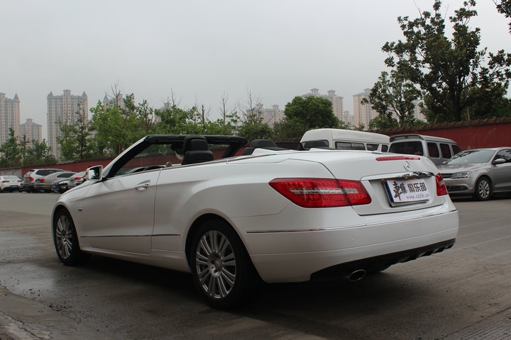 【車鎮(zhèn)改裝】奔馳E260車身貼膜