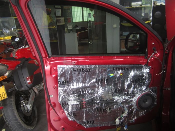 音樂根本停不下來  看三菱勁炫音響改裝