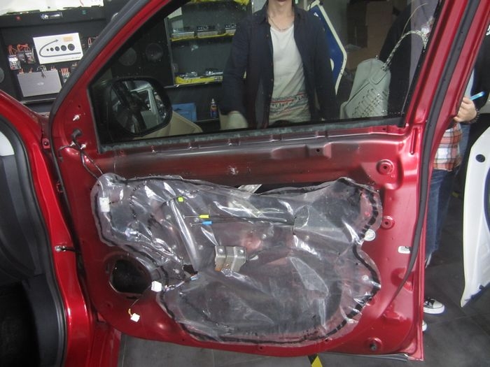 音樂根本停不下來  看三菱勁炫音響改裝