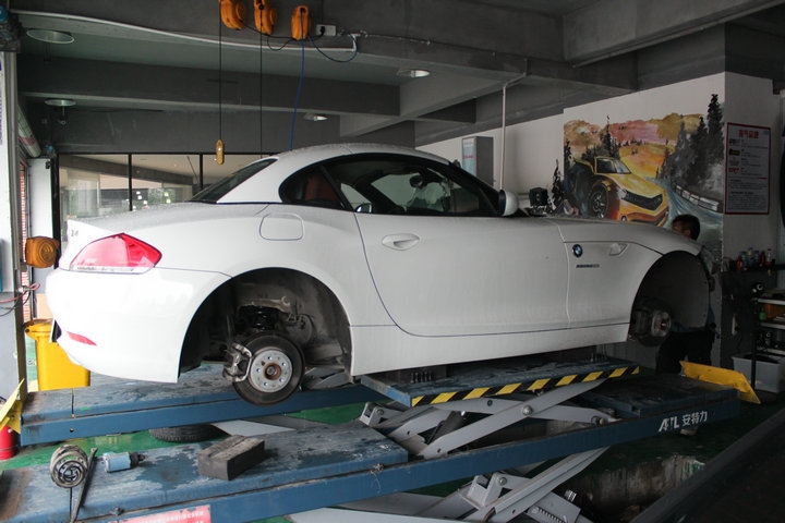【車鎮(zhèn)改裝】寶馬Z4改裝前保 輪轂 短彈簧