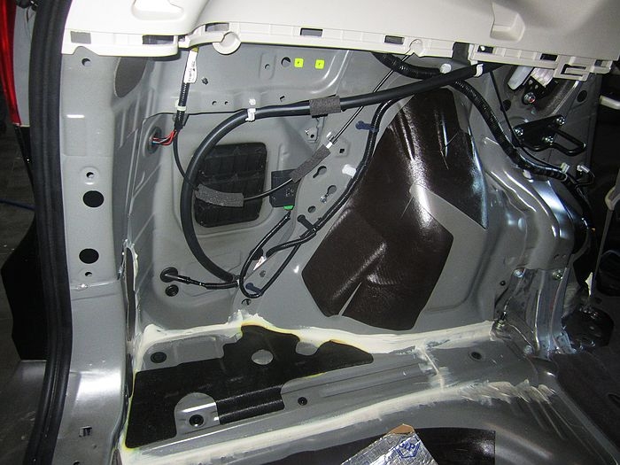 CRV全車俄羅斯STP隔音，出入盡顯軍工品質(zhì)