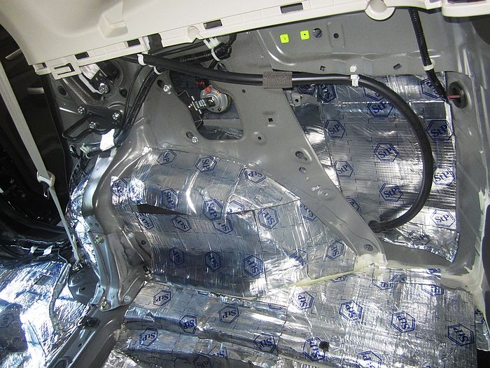 CRV全車俄羅斯STP隔音，出入盡顯軍工品質(zhì)