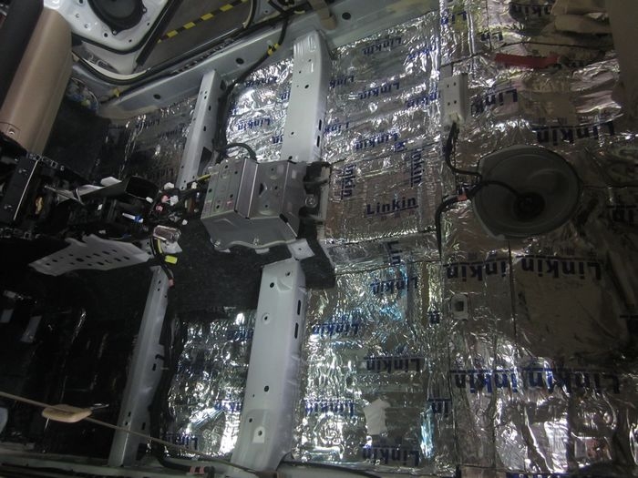 【好聲音分享】凱美瑞精彩音響改裝+全車(chē)隔音