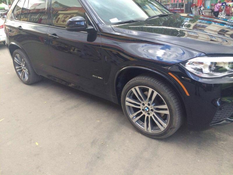 寶馬X5M：20 10J ET40 11J ET35、