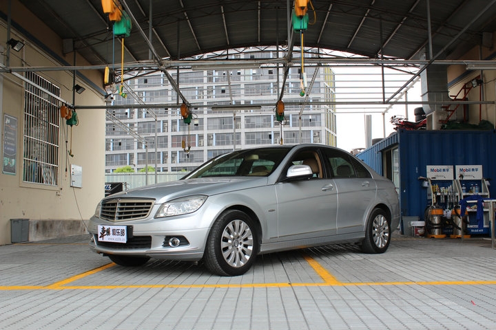 【車(chē)鎮(zhèn)改裝】奔馳C200改裝AMG前后包圍 輪轂 排氣