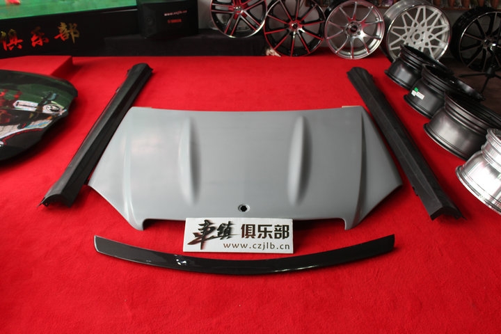 【車(chē)鎮(zhèn)改裝】奔馳C200改裝AMG前后包圍 輪轂 排氣