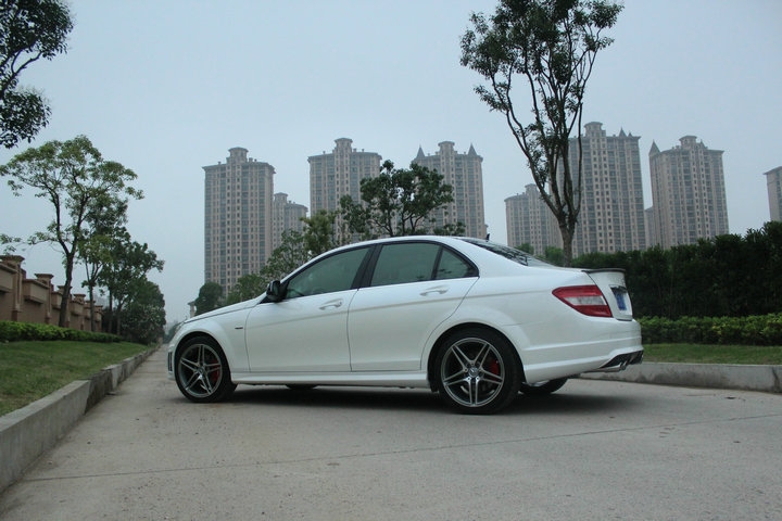 【車(chē)鎮(zhèn)改裝】奔馳C200改裝AMG前后包圍 輪轂 排氣