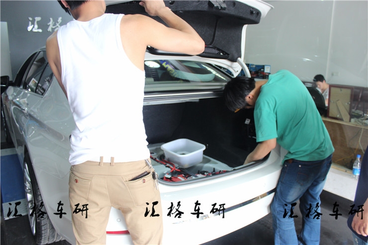 長(zhǎng)沙匯格車研改裝BMW寶馬5系原廠電動(dòng)尾門套件