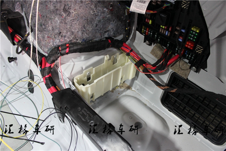 長(zhǎng)沙匯格車研改裝BMW寶馬5系原廠電動(dòng)尾門套件