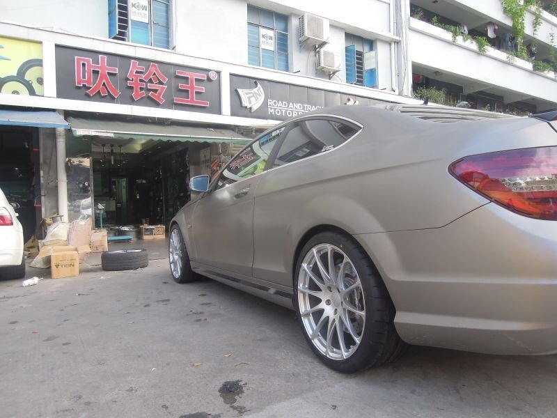 奔馳,裝PRODRIVE GC012 19寸