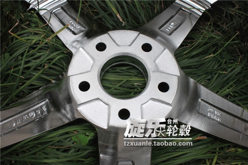 CV3改裝款 彩色電鍍 定制 銀色 各數(shù)據(jù)全 改裝炫彩輪轂 前后配