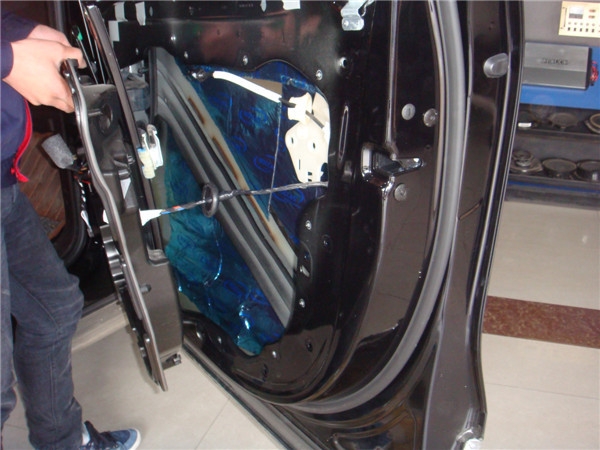 陜西西安上尚汽車音響-大眾途銳汽車改裝意大利歐迪臣音響