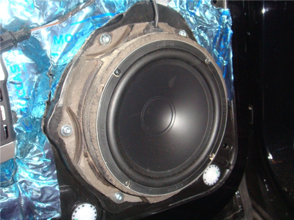 陜西西安上尚汽車音響-大眾途銳汽車改裝意大利歐迪臣音響