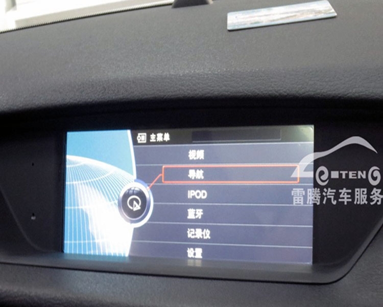 深圳13款寶馬X1加裝大屏導(dǎo)航 專用雅音DVD導(dǎo)航 內(nèi)置倒車影像和軌跡