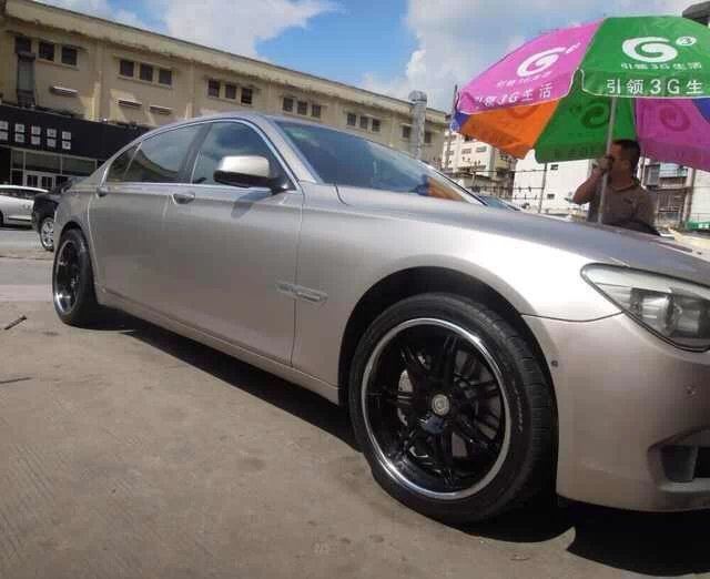 7系寶馬,裝20寸、HRE