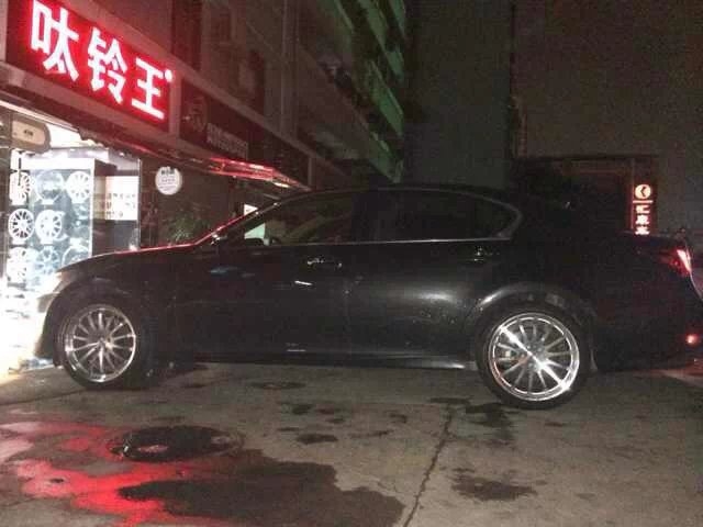 TOM”S、裝雷克薩斯