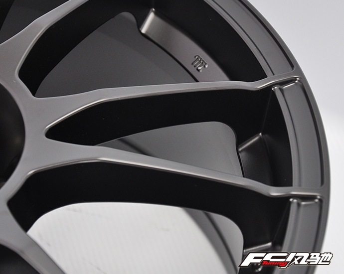 意大利原装进口OZ Ultraleggera 轻量化轮毂 18寸 现货发售