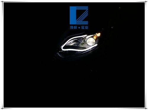 新福克斯大燈改裝全新Q5雙光透鏡 金世萊全臺(tái)搭配 LED日行燈