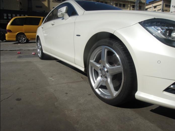 奔馳CLS，裝19寸、AMG