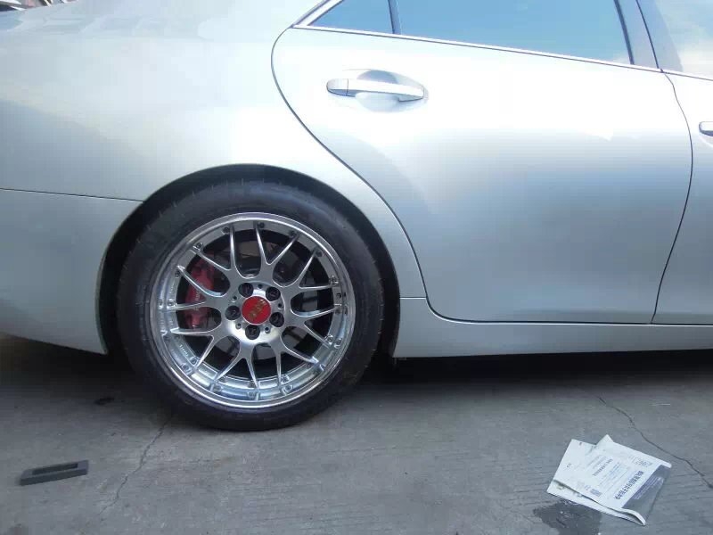 銳志，裝18寸、BBS