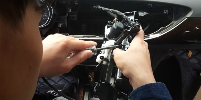 倒車無顧慮  奧迪A6l加裝倒車影像 A6l導(dǎo)航案例全記錄！
