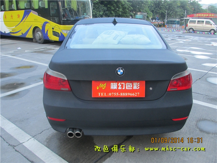 寶馬五系改色貼膜車身貼膜深圳膜幻色彩專業(yè)汽車改色貼膜出品