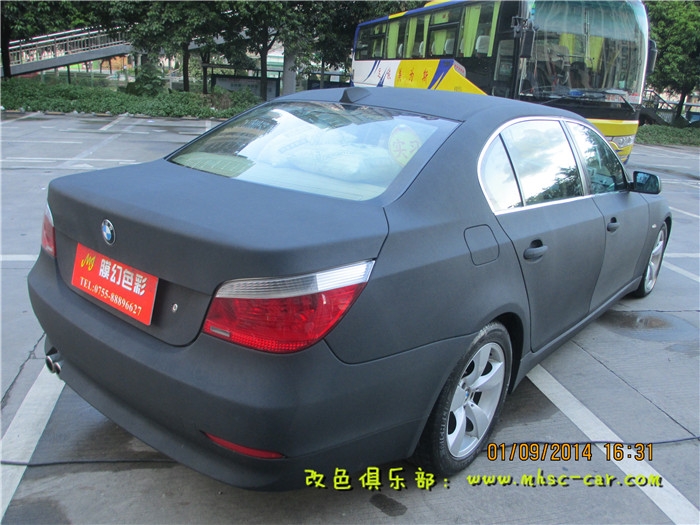 寶馬五系改色貼膜車身貼膜深圳膜幻色彩專業(yè)汽車改色貼膜出品