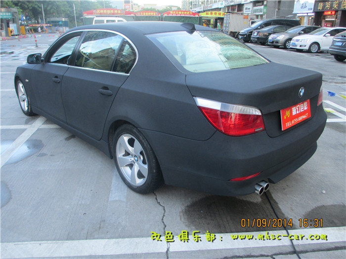 寶馬五系改色貼膜車身貼膜深圳膜幻色彩專業(yè)汽車改色貼膜出品