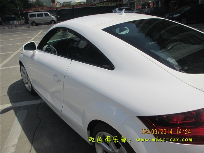 奧迪TT改色貼膜車身改顏色深圳膜幻色彩專業(yè)汽車改色貼膜出品