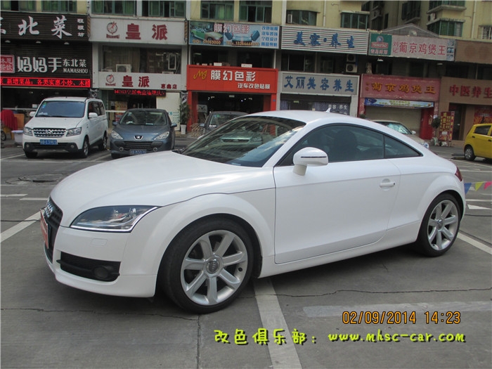奧迪TT改色貼膜車身改顏色深圳膜幻色彩專業(yè)汽車改色貼膜出品