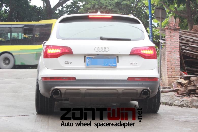 奧迪Q7改裝輪轂 加寬軸距15mm 安裝zontwin輪距加寬墊片，汽車法蘭盤