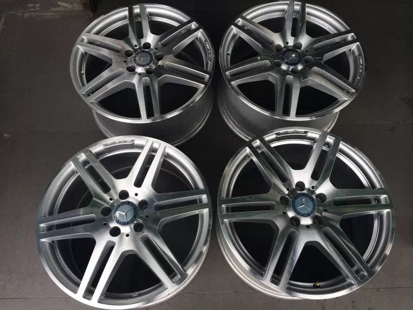 奔馳，裝 AMG、18寸