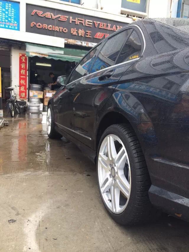 奔馳，裝 AMG、18寸