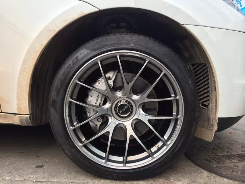 保時(shí)捷，Macan：裝20寸，RAYS、G27 鍛造