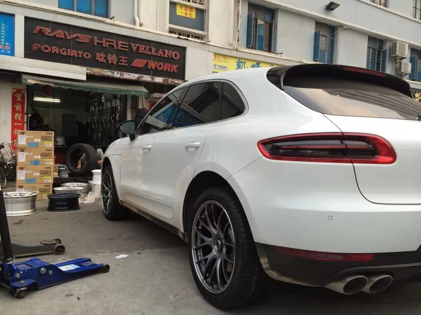 保時(shí)捷，Macan：裝20寸，RAYS、G27 鍛造